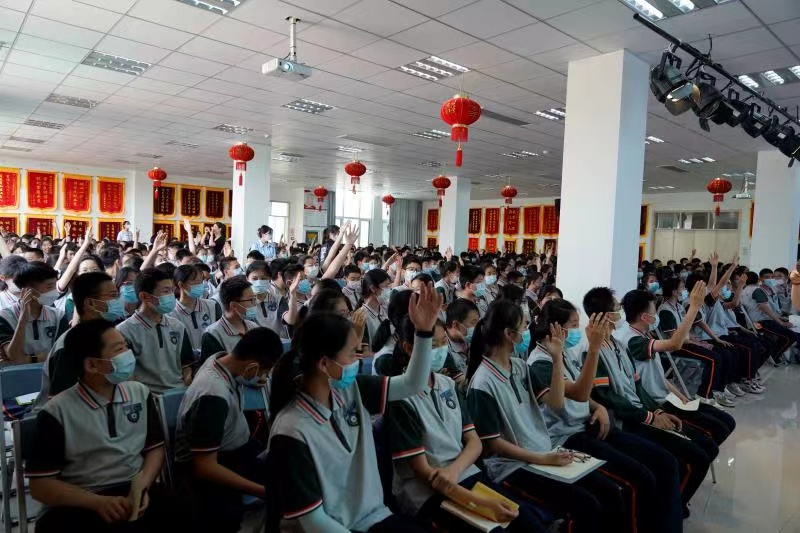 这天，家长们都来这里学习解决育儿问题的方法！