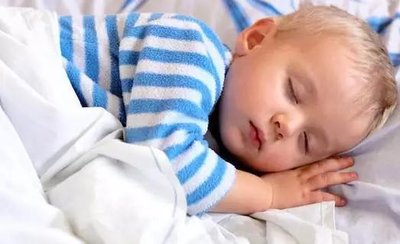 宝宝躺睡还需要拍膈么